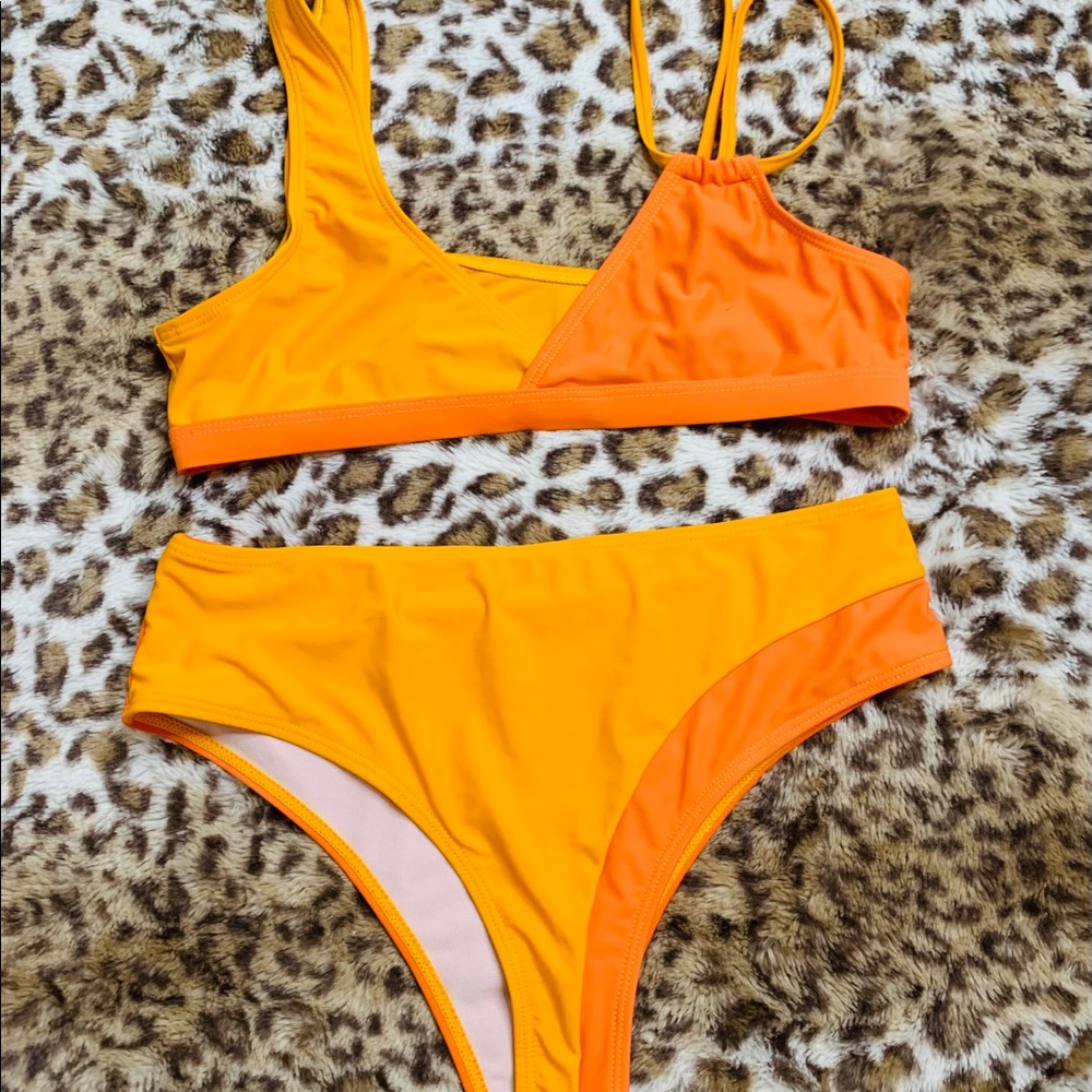 ⭐️SHEIN orange two toned swimsuit⭐️